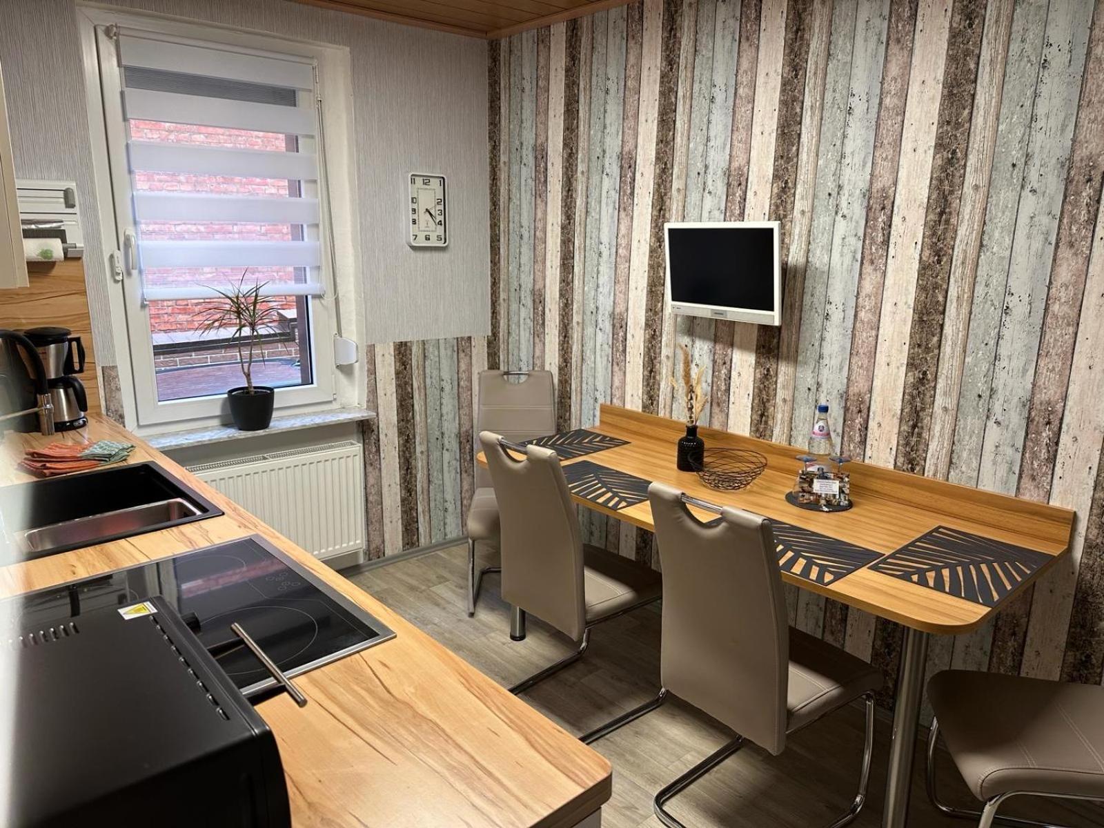 Christels Ferienwohnung 2 In Thale Mit Ueberdachter Terrasse, Kueche Mit Tv & Geschirrspueler Kültér fotó