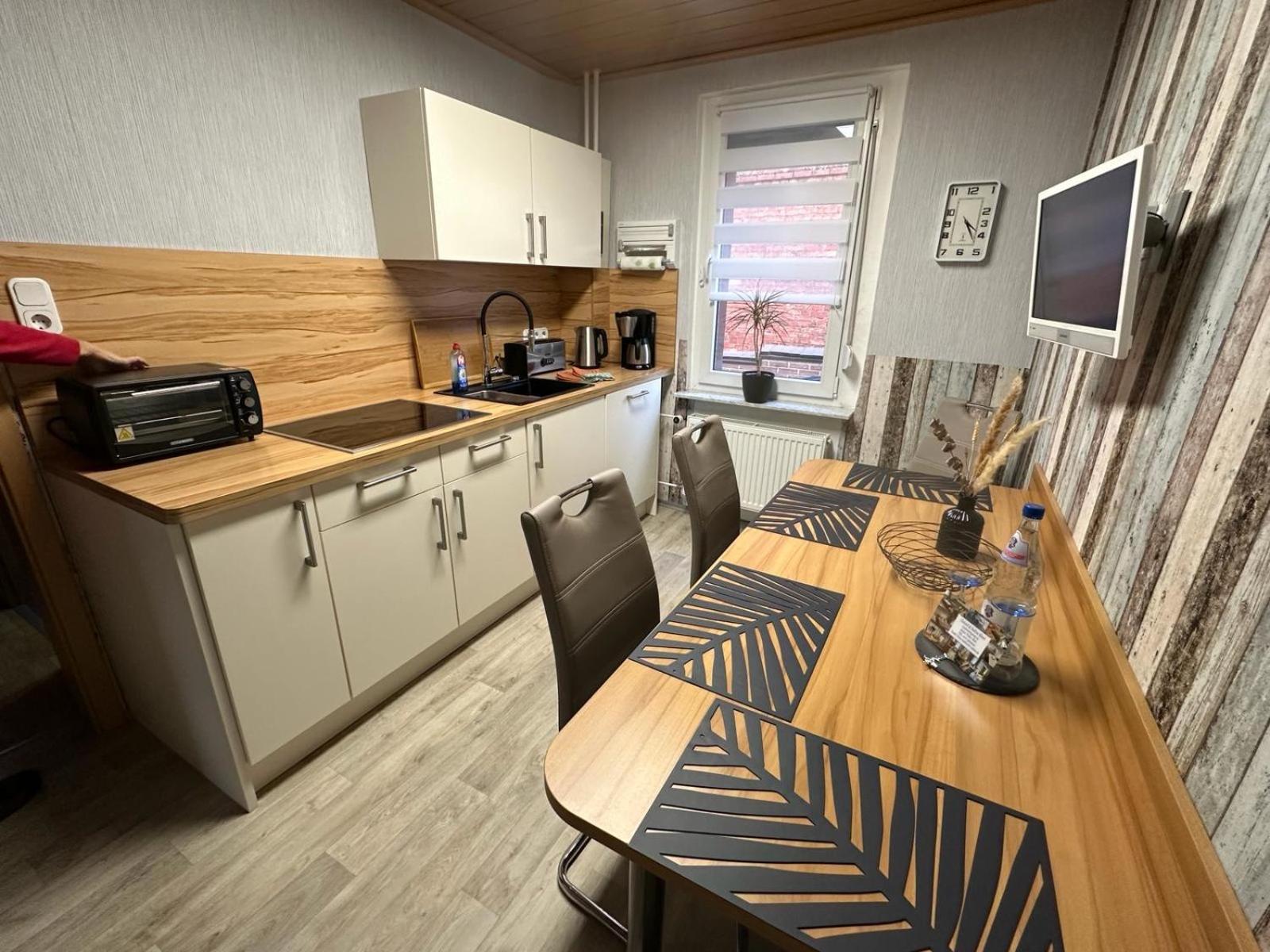 Christels Ferienwohnung 2 In Thale Mit Ueberdachter Terrasse, Kueche Mit Tv & Geschirrspueler Kültér fotó